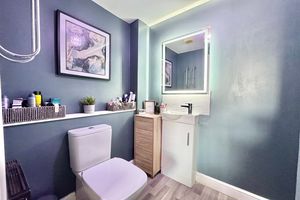 En Suite- click for photo gallery